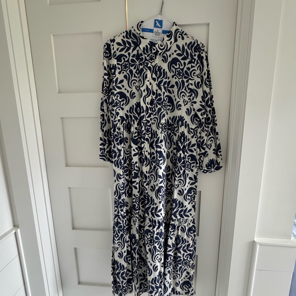 Zara Navy and White Floral Maxi Dress - Picture 2 of 4